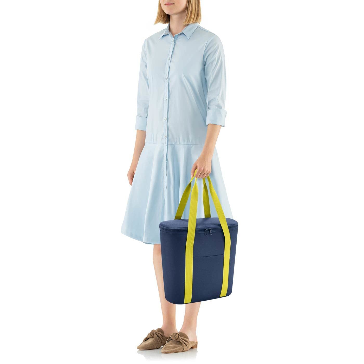 reisenthel-thermoshopper-15-liter-navy-isolierte-k-hltasche-38-x-35-x-16-cm-f-r- image 2